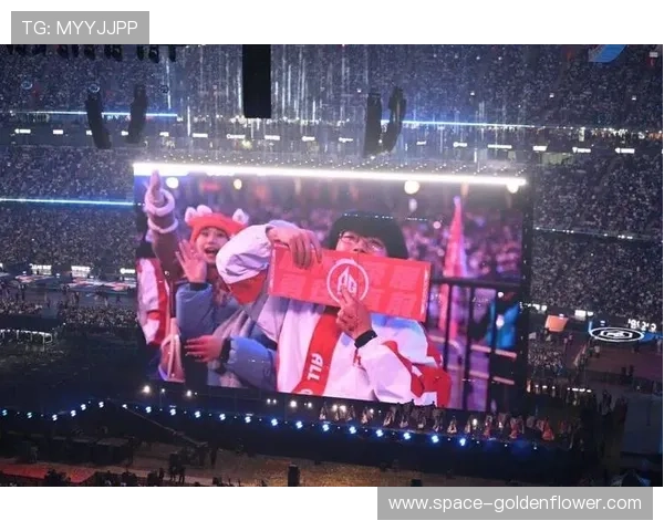 那不勒斯街头足球文化节开幕，万人参与创吉尼斯纪录